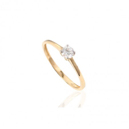 Sortija de Oro Amarillo 18K C/ Circonita engastada en 4 garras.